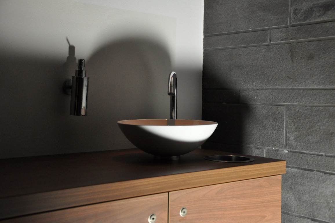 Zwinz massage spa waschtisch sideboard detail nussbaum › echt zwinz