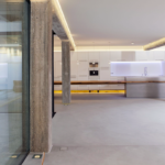Eine Loft-Albausanierung mit Sichtbeton, Offener Kueche, Schreiner und Bauingenieurin machen Interior Design in Stuttgarter Fabrikgebäude