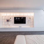 Wohnzimmer – Einbauschrank mit Beleuchtung und Raum für Hifi- und TV-Entertainment