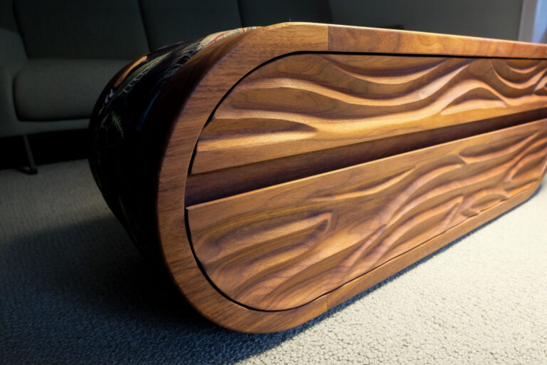 Gesellenstück 2024 von David Leuthe "Gestaltenwandler" ein Sofamöbel, Zwinz Stuttgart, Gewerbliche Schule für Holztechnik