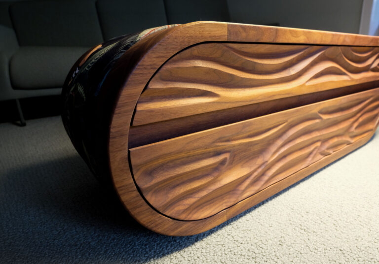 Gesellenstück 2024 von David Leuthe "Gestaltenwandler" ein Sofamöbel, Zwinz Stuttgart, Gewerbliche Schule für Holztechnik